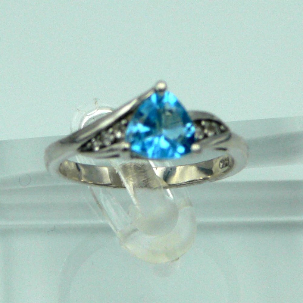 Sz 8 Genuine Electric Blue Topaz (Trl) Ring NWOT